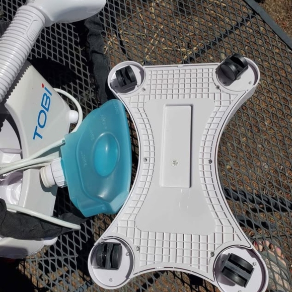 Tobi White and Aqua Fabric Steamer - Picture 3 of 6